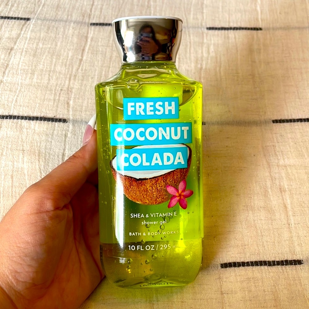 Bath and body works fresh coconut colada body wash